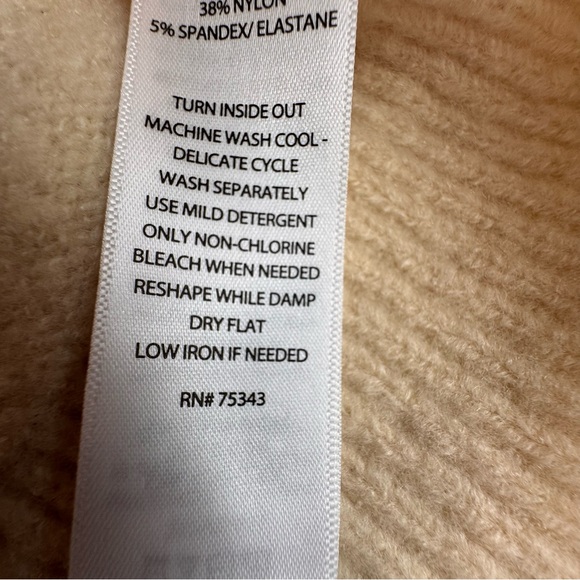 Jessica Simpson Women’s Crop Cardigan Sweater Embroidered Floral Cream NEW - Picture 11 of 11